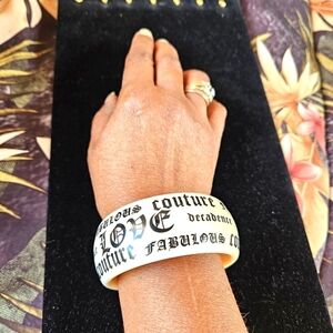 Vintage 90s Ivory-coloring Lucite w Black Lettering Bangle Bracelet